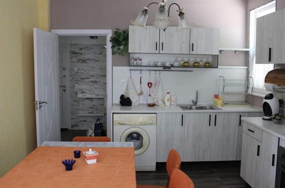 Apartamenti Art Uut 3 I Art Uut 4 Lägenhet Plovdiv Exteriör bild